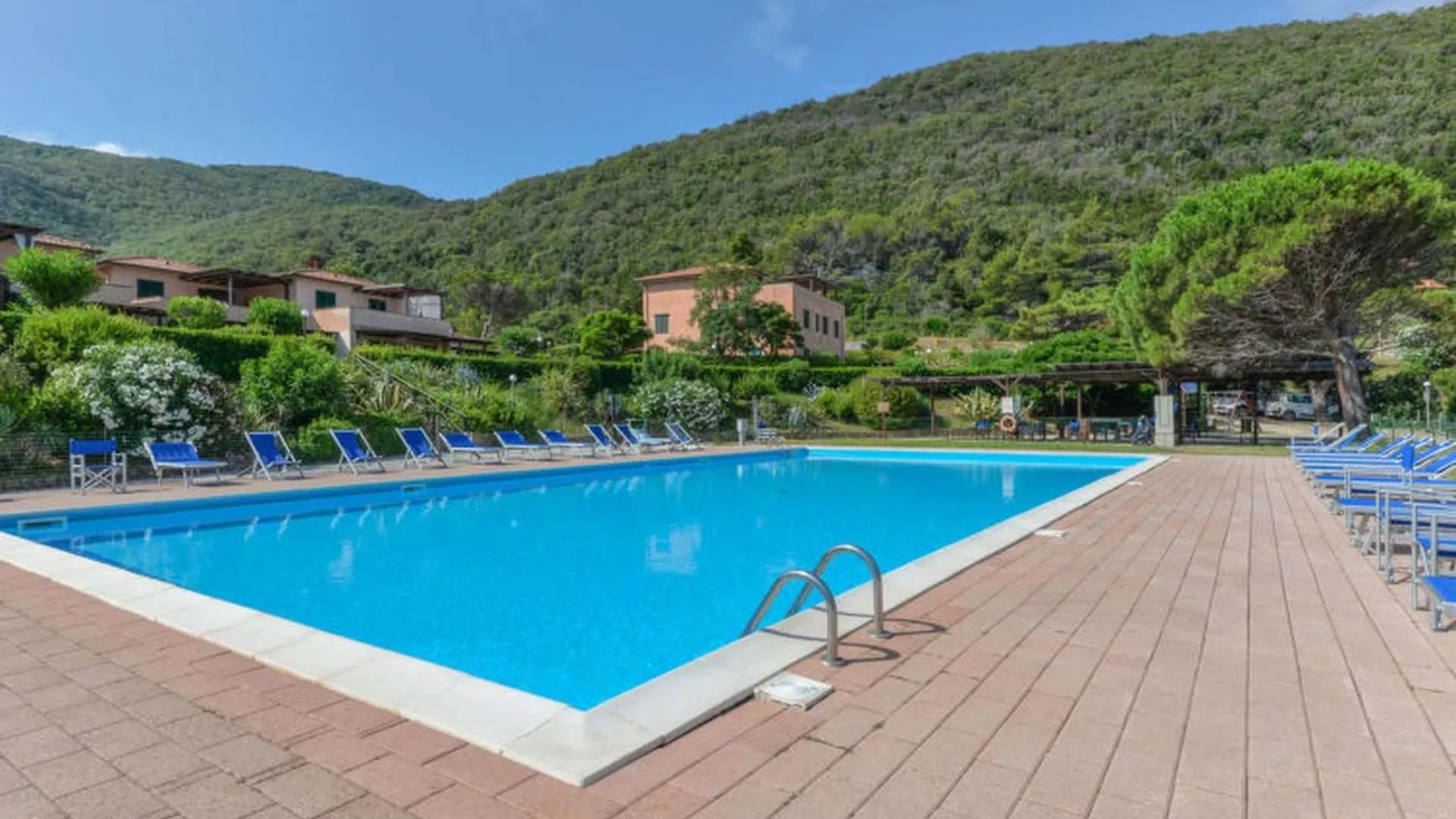 Altaluna Apartment With Pool Nisporto 0*,
